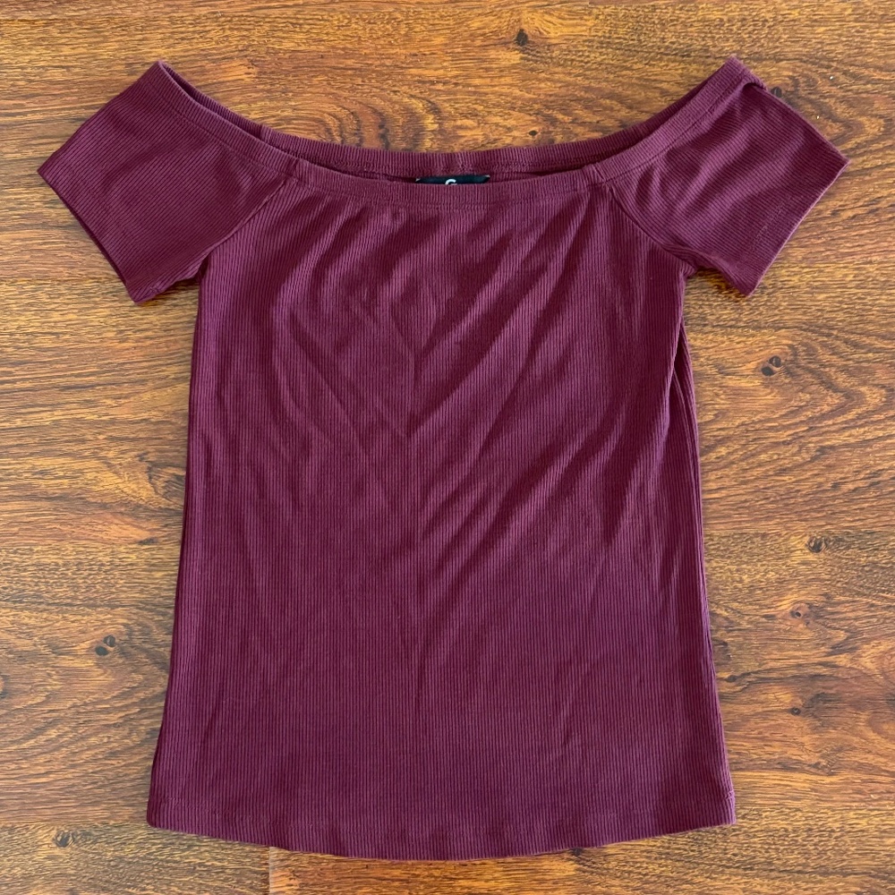 G by Guess Ribbed Off Shoulder Maroon Top